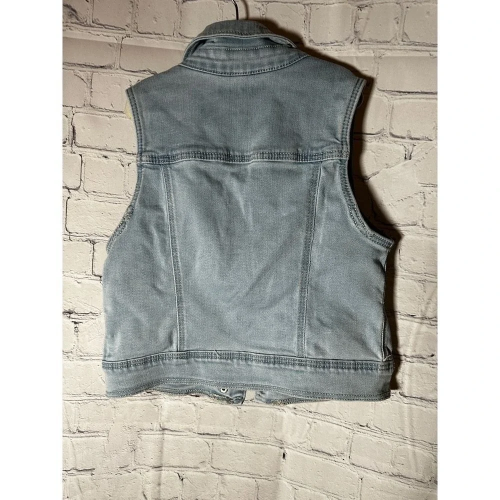 Cat & Jack Kids Light Wash Denim Vest Size M 7/8 Blue Jean Vest Distressed Hem